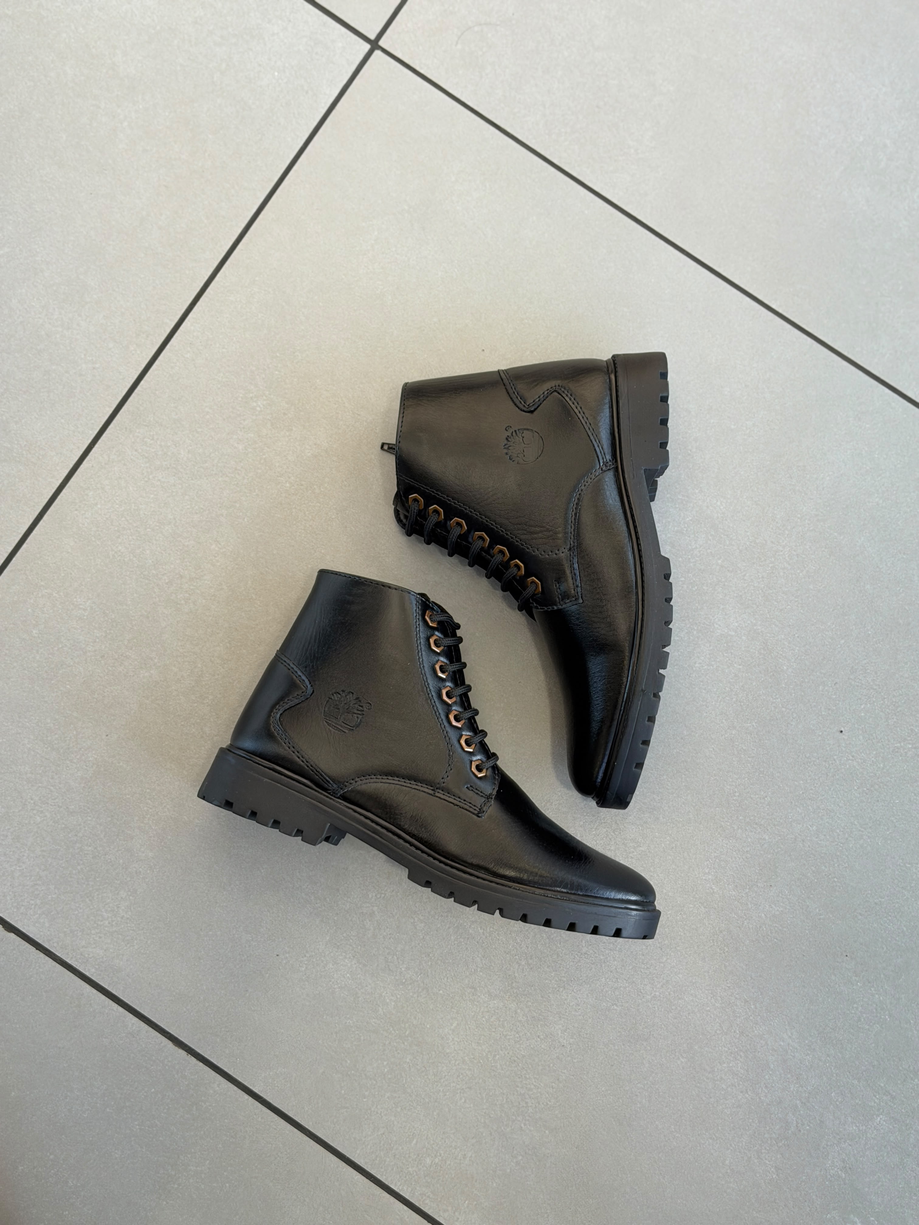 TIMBERLAND BOOTS