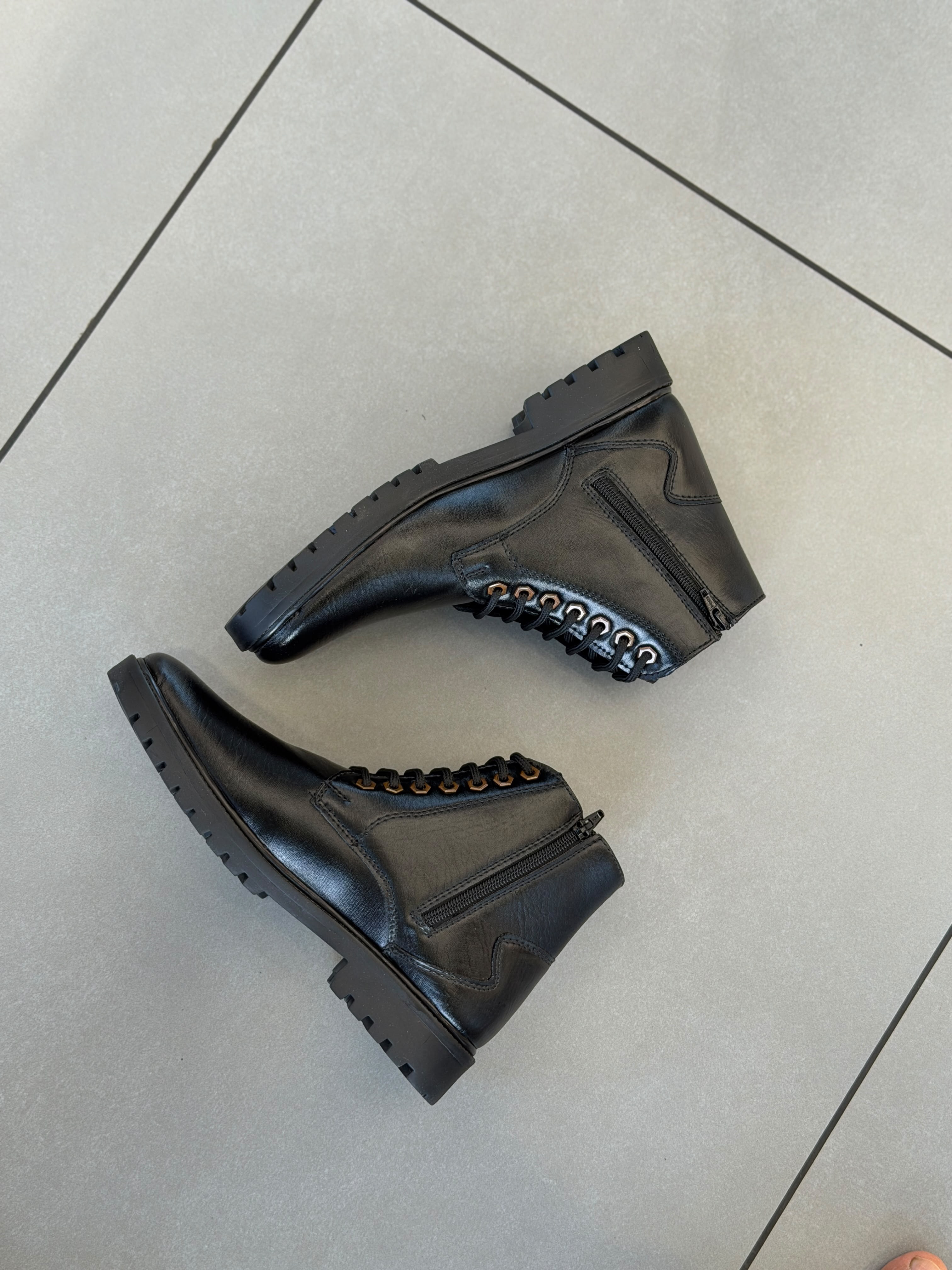 TIMBERLAND BOOTS
